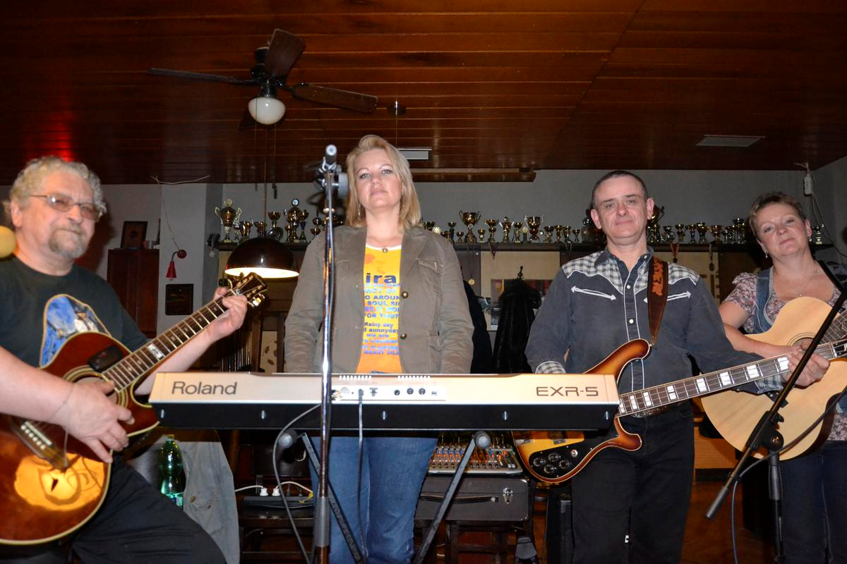 AM country band